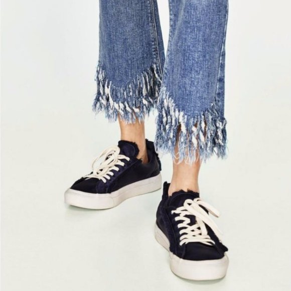 Zara Mid Rise Mini Flare Jeans US 4 - Picture 5 of 13